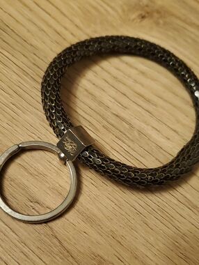 Vintage Whiting & Davis Gold Tone Mesh Key Ring 1980s Designer Keychain-Unisex